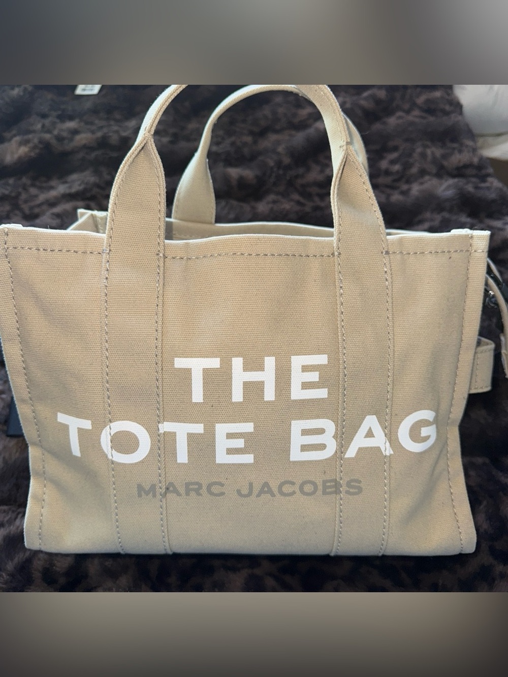 Marc Jacobs The Medium Tote Bag in Beige